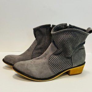 Mi'im perforated gray booties women's size 9